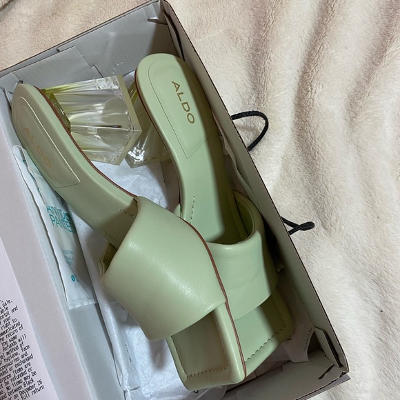 Kylah High Heel Block Sandal - Picture 5 of 8